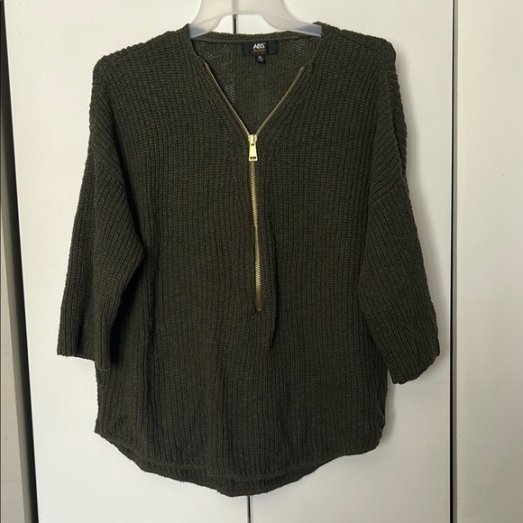 ABS Allen Schwartz Green and Gold V-Neck Sweater - Picture 1 of 4